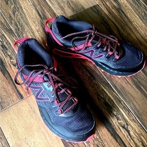 Womens New Balance Tennis Shoes